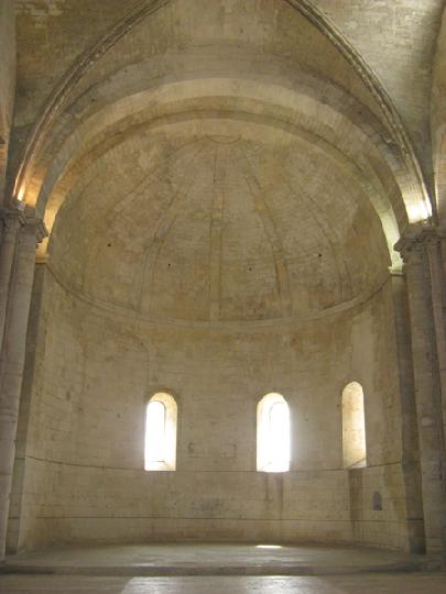 2015-07 Abbaye de Montmajour003.JPG